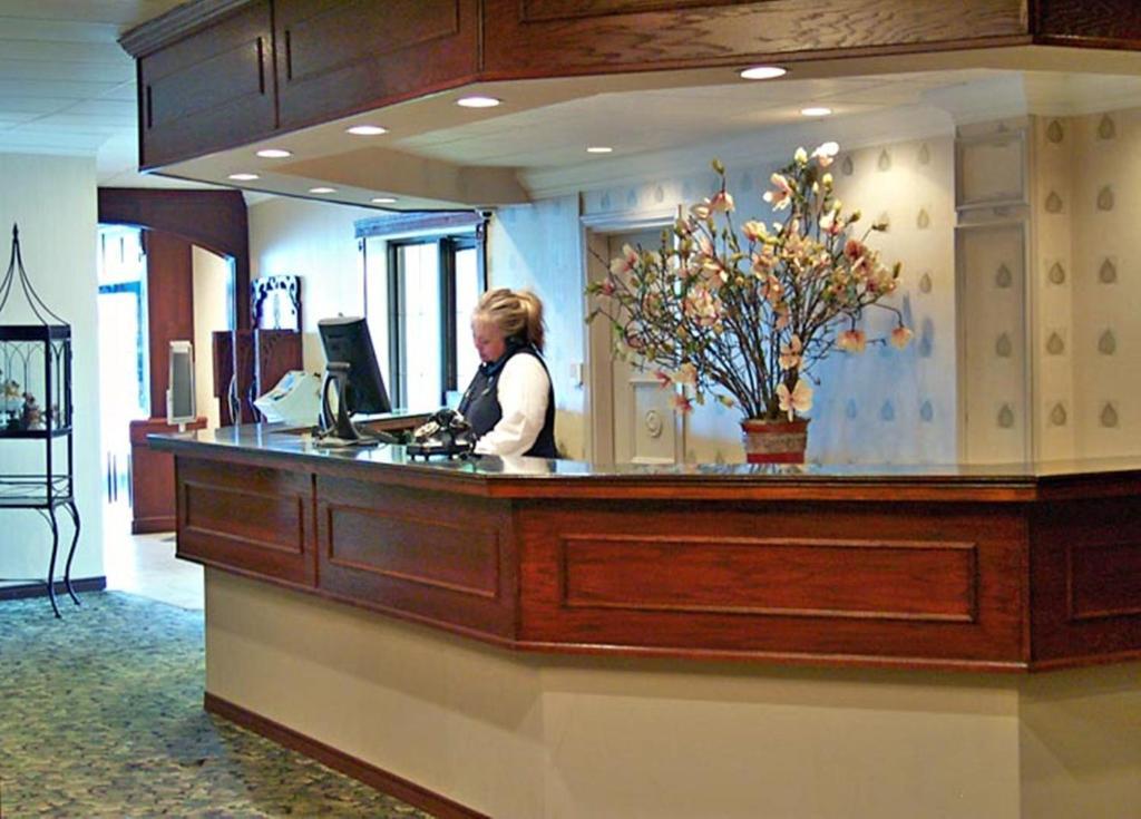 Ambassador Hotel Sudbury Exterior foto
