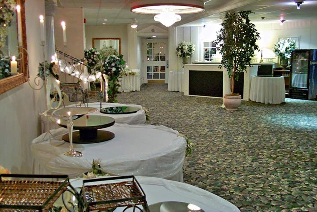 Ambassador Hotel Sudbury Exterior foto